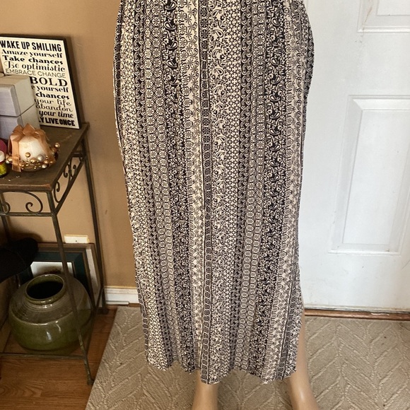 Torrid dress  Gh - Picture 3 of 8